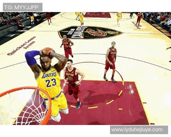 砸歪篮筐！湖人首发大将进攻低迷 12中1看得人抓狂