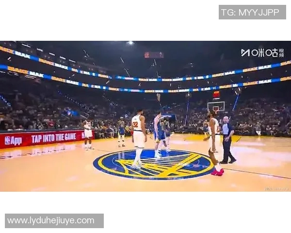 尼克斯3人空砍20+，近9场仅2胜7负！巴特勒32分8板，库里27分7助